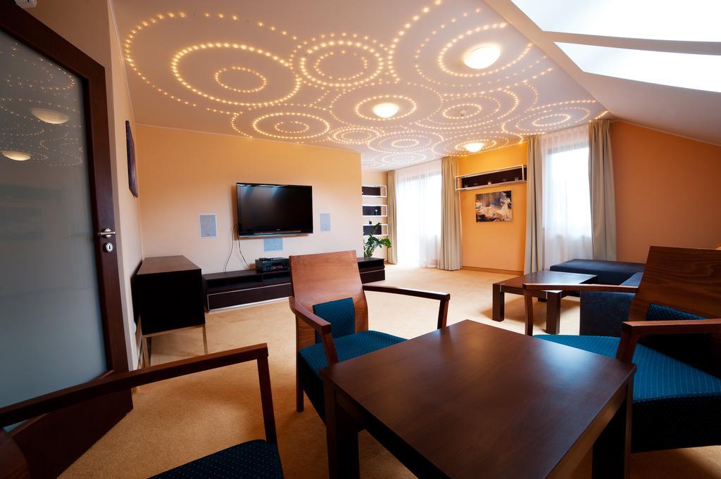 Hotel Impozant Valca Bagian luar foto