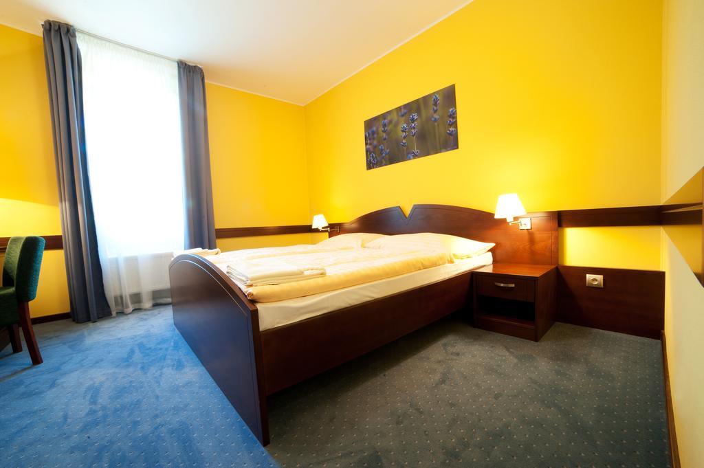 Hotel Impozant Valca Bagian luar foto