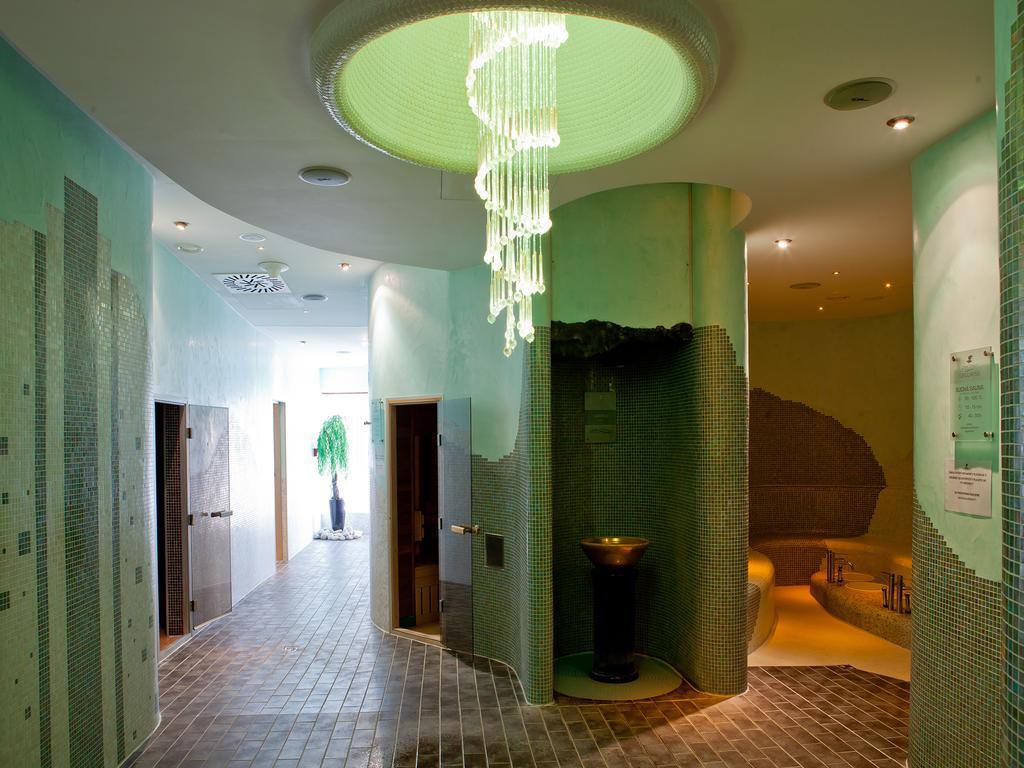 Hotel Impozant Valca Bagian luar foto